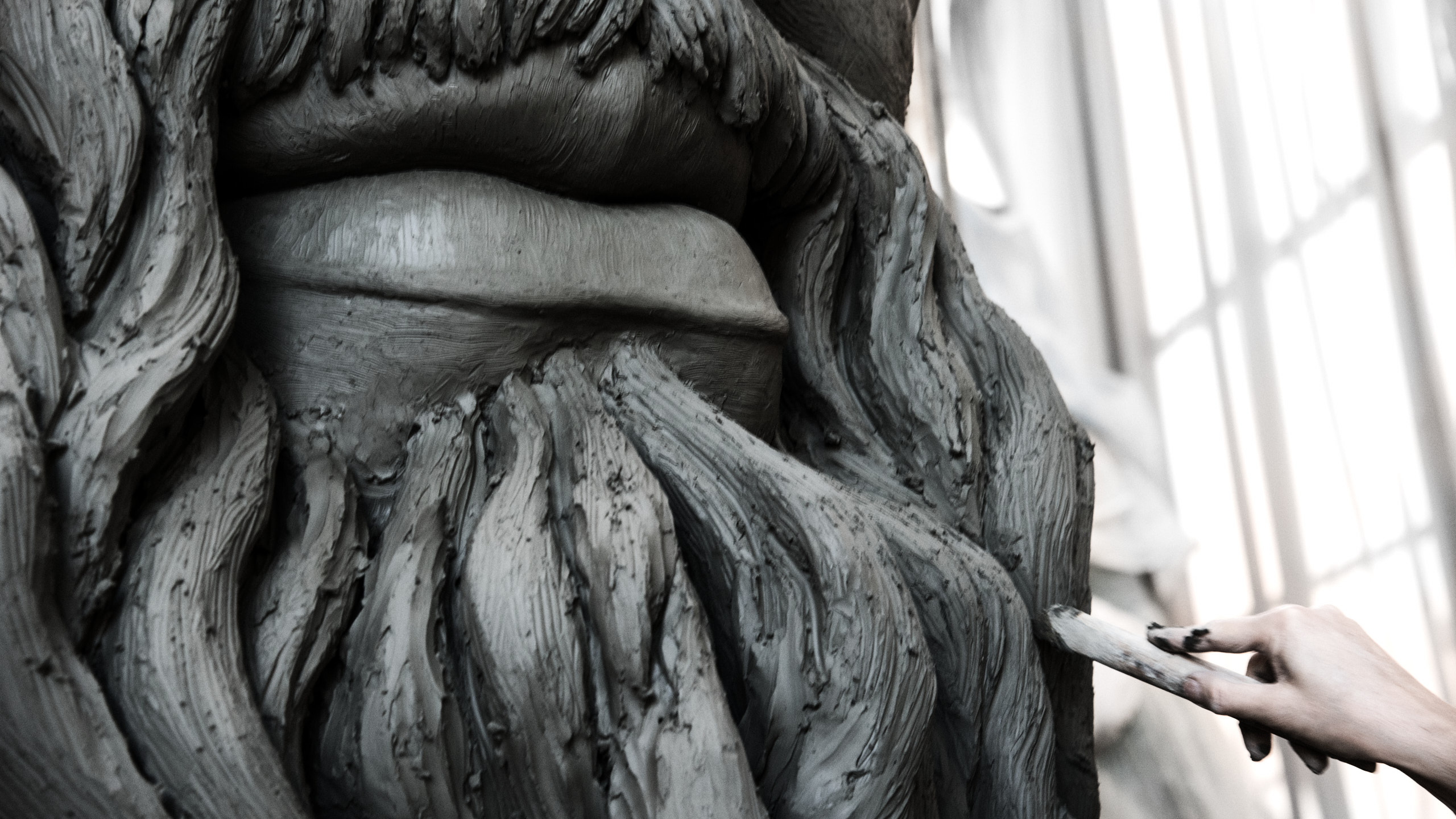 sculpting - Helga Vockenhuber in the studio